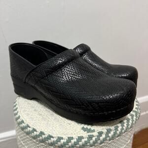 Dansko Professional Black Textured Leather Slip On Clogs EU 41 Workwear Comfort